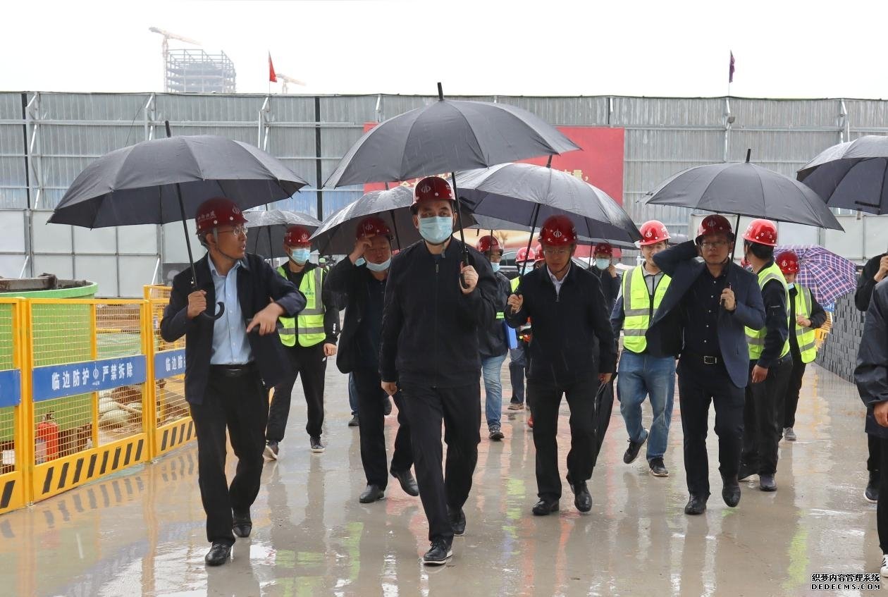 BETVLCTOR伟德在线领导深入项目开展安全生产带班检查