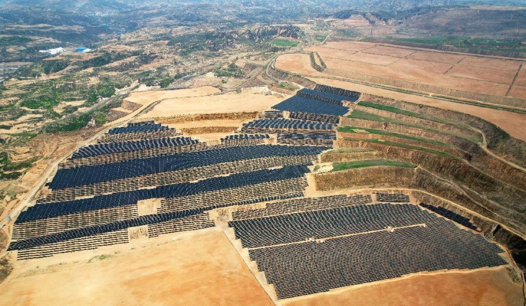 矿区黄坡焕新记：山西建投建工集团格盟启光农光储项目奏响生态与产业“协奏曲”