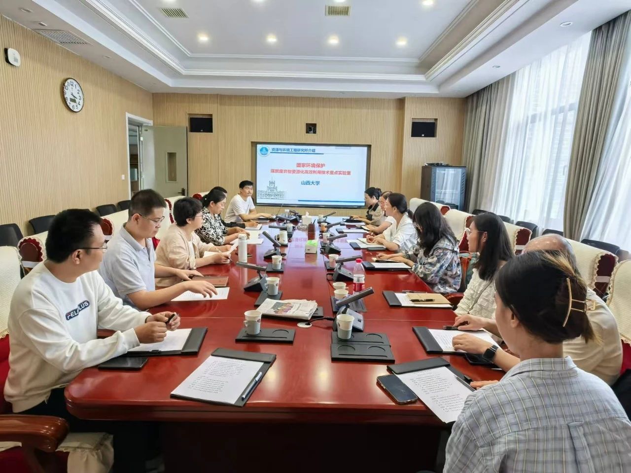 BETVLCTOR伟德在线煤矸石处置利用专班与山西大学资源与环境工程研究所举行座谈会