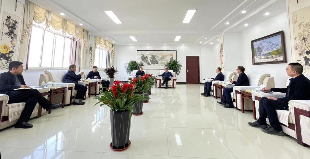 山西建投四建集团与原平市政府进行项目洽谈