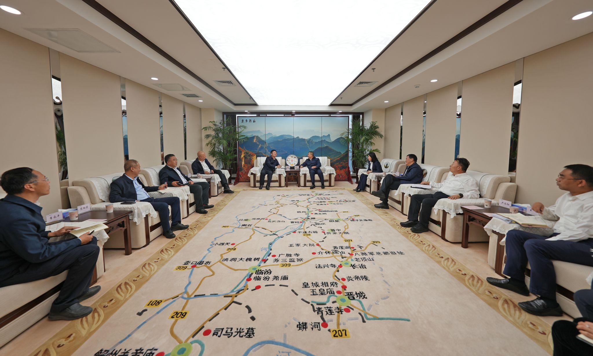 BETVLCTOR伟德在线与山西文旅集团举行工作会谈