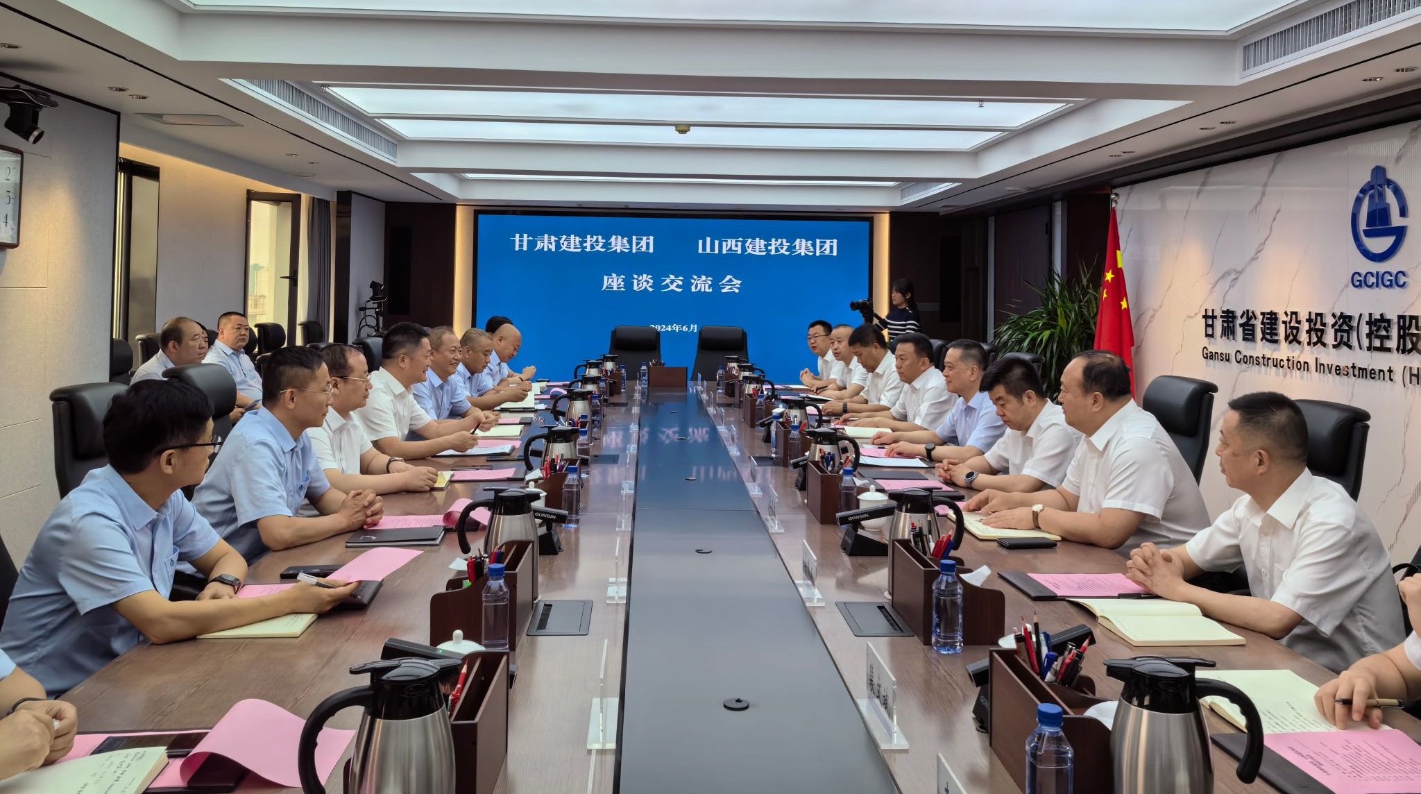 BETVLCTOR伟德在线与甘肃建投集团举行工作会谈