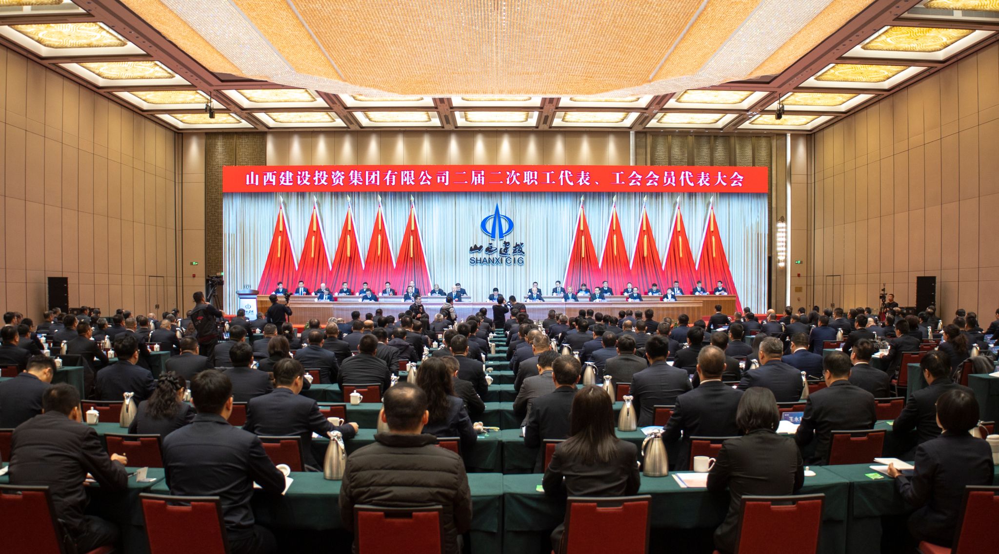 BETVLCTOR伟德在线二届二次职工代表、工会会员代表大会胜利召开