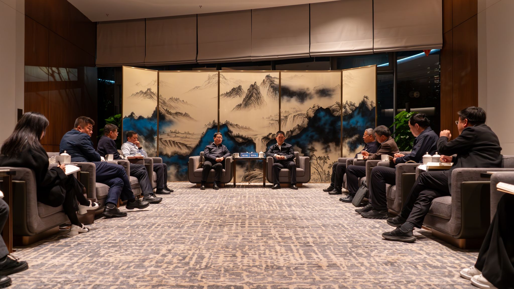 BETVLCTOR伟德在线与宝鸡市政府举行工作会谈