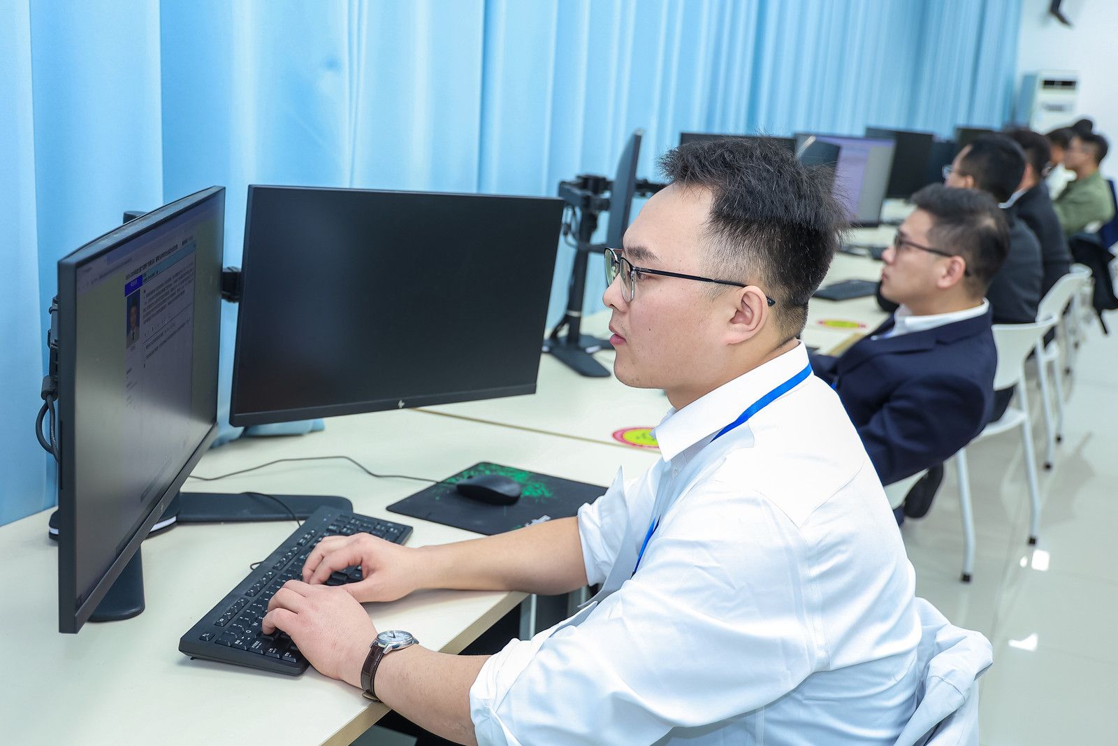 必发集团app下载安装