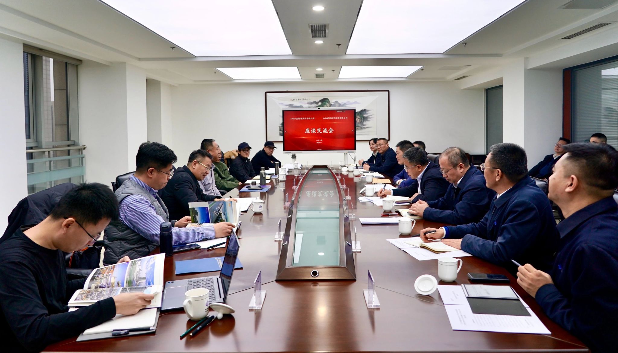 山西建投与山西亚鑫能源集团举行工作会谈